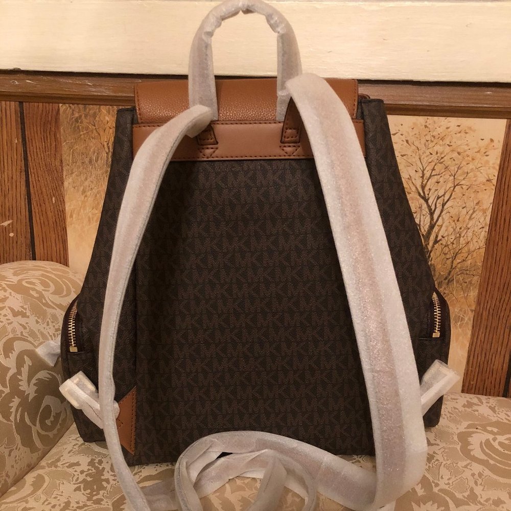 NWT Michael Kors Abbey Cargo Backpack Brown/Acorn - Picture 9 of 11